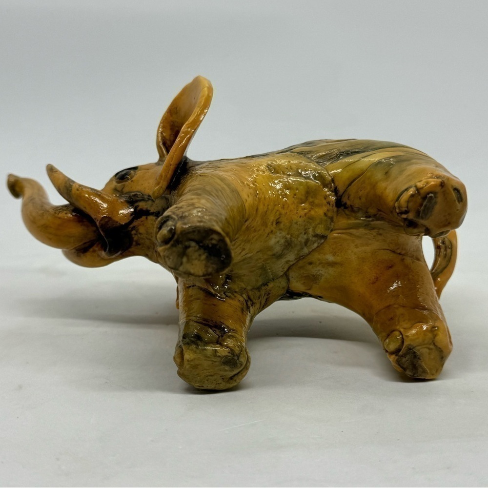 Vintage Crushed Oyster Shell Elephant Figurine Philippines Trunk Up Hand Carved - Picture 6 of 6
